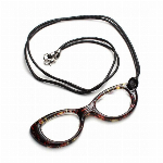 めがね型ルーペペンダント レッド