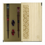 一双　桐箱箸置き付夫婦箸　華花火 23.5cm&21cm 【カトラリー】