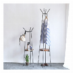 スペースを利用できるアイアンウッドのコートハンガー（2サイズ）