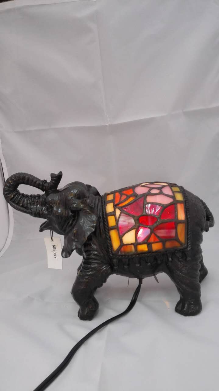 ステンドグラスゾウNK839Y - (株)日佳 [品番：282132] の卸・問屋