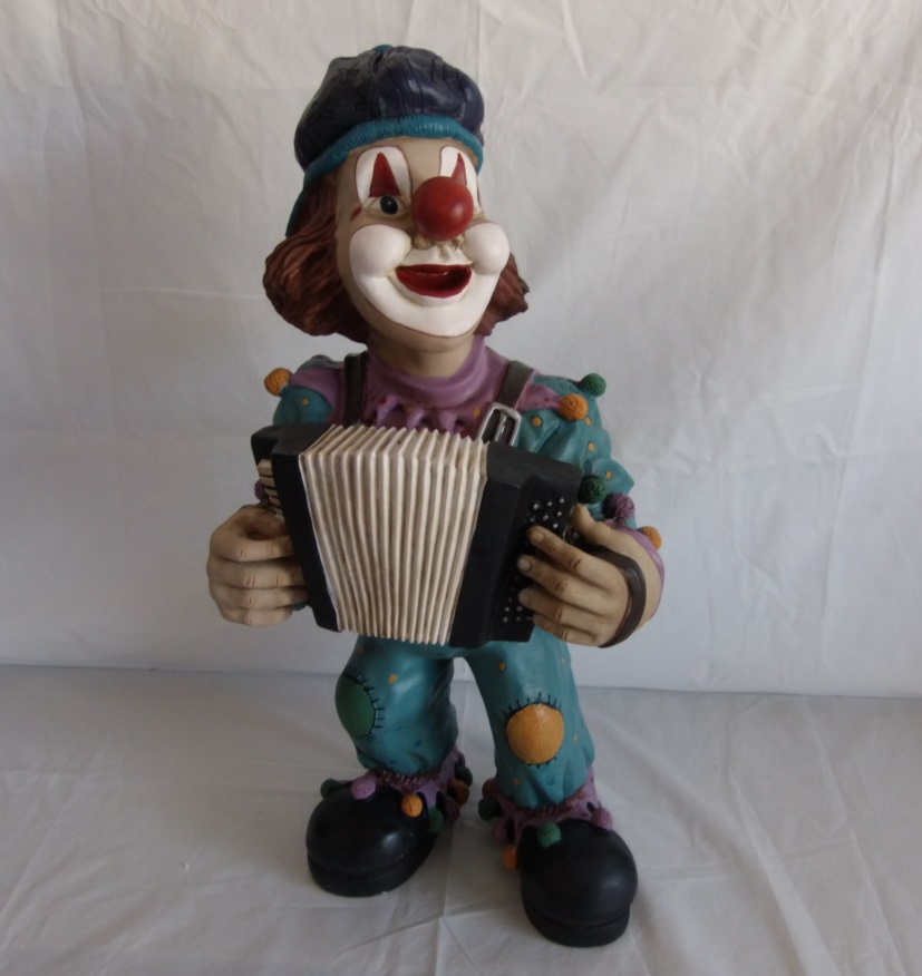 ピエロ置物 YK1-325 - (株)日佳 [品番：YK1-325] の卸・問屋・仕入れ