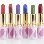 変色タイプの落ちない口紅です。