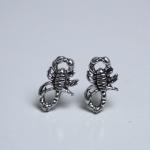 シルバーミニピアス　ネコ