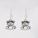 シルバーピアス　ねこ