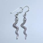 シルバーピアス　トラ