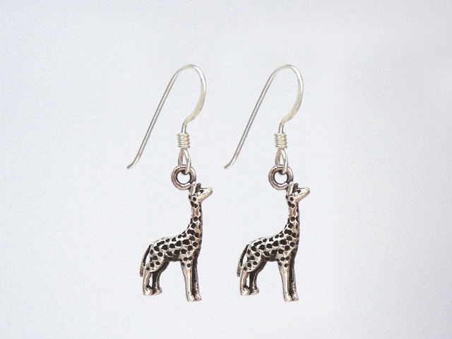 シルバーピアス　キリン