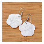 ★新着！★シェルピアス /shell flower　?バリ島より直接買い付け！