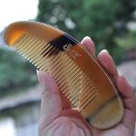 I-HNG15　貴重な白水牛の角からできた天然櫛　多種多様な模様が特徴 水牛角櫛..