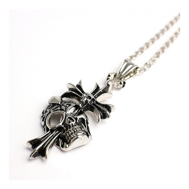 クロスがスカルを貫くシルバー風ゴシック いぶし加工風スカルクロス メンズネックレス necklace SPST030