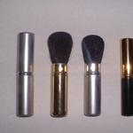 収納式パウダーブラシ