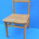 桐の椅子