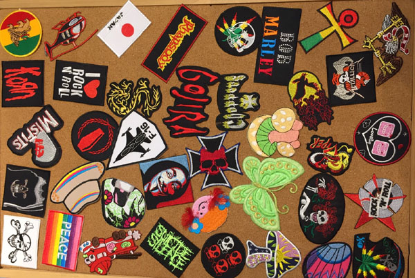 刺繍ワッペン 織りネームワッペン バッジ 100製作致します！オーダーメイド対応 - Ｔｒｉｃｋｓｔｅｒ （株）華 [品番：315970]  の卸・問屋・仕入れ・卸売り【ザッカネット】